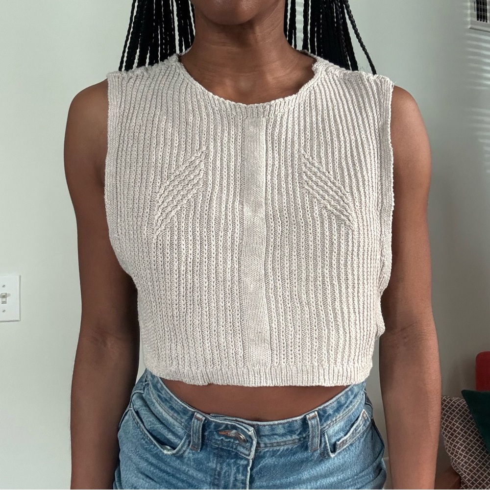 Cream Cropped Sweater Vest - Picture 4 of 13